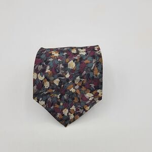 Mens Necktie Burgundy Muilti Colored Towncraft, size 55.5  x 3.5 inch Vintage